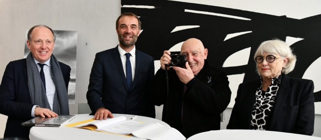 Michel Hilaire, Michaël Delafosse, Raymond Depardon et son épouse Claudine Nougaret