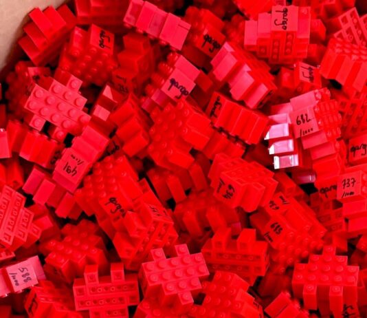 Hearts in Montpellier : l’artiste qargo sèmera 100 cœurs en LEGO® dans la ville