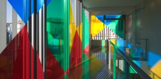 Daniel Buren investit le MRAC à Sérignan MRAC Serignan - Daniel Buren Rotation, travail in situ, 2006 Photo Jean-Paul Planchon