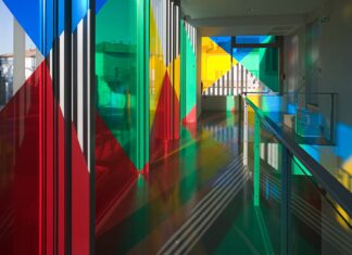 Daniel Buren investit le MRAC à Sérignan MRAC Serignan - Daniel Buren Rotation, travail in situ, 2006 Photo Jean-Paul Planchon